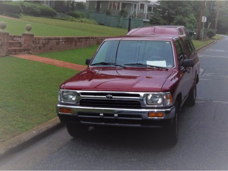Thumbnail Photo undefined for 1994 Toyota Pickup 2WD Xtracab DX